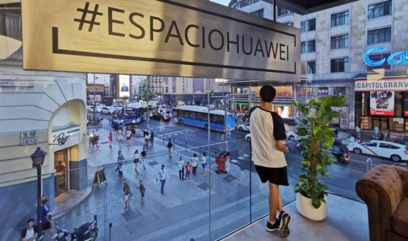 Fuimos proveedores de la tienda de Huawei en Madrid