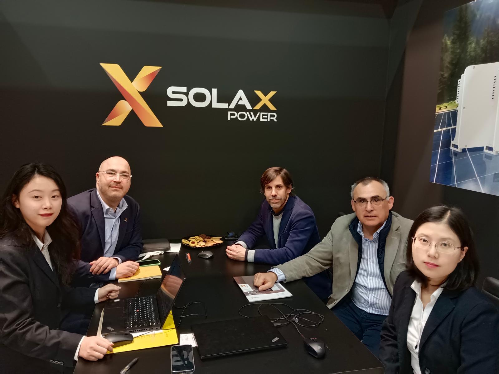 Acuerdo ESSAN y SOLAX Power